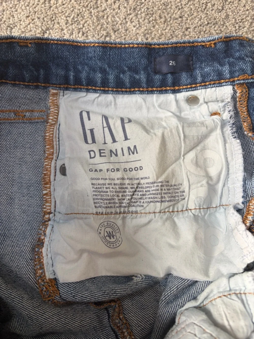 GAP Women's Medium Blue Distressed Cuffed Denim Shorts - Picture 3 of 3